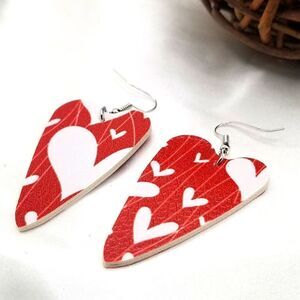 3/20❤Dangle Faux leather Teardrop hook plad earrings.